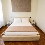 Center Bed & Breakfast