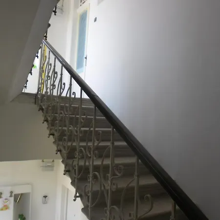 Bed & Breakfast Center 3*