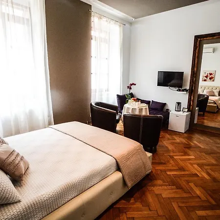 Bed & Breakfast Center 3*