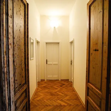 krevet i doručak Center